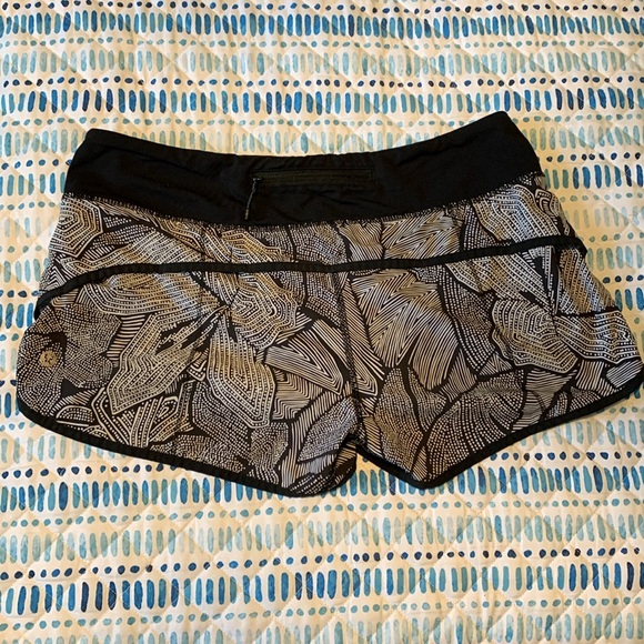 Lululemon Speed short - Picture 3 of 5
